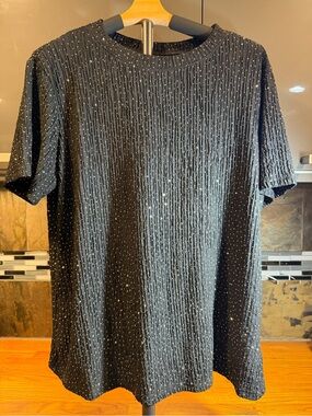 Women’s Micoson Black Short-Sleeve Textured Tee with Subtle Sparkle with Stretch
